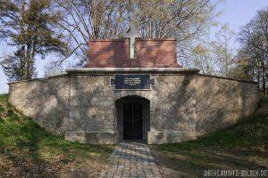 Familiengruft derer von Roon im Schlosspark von Krobnitz